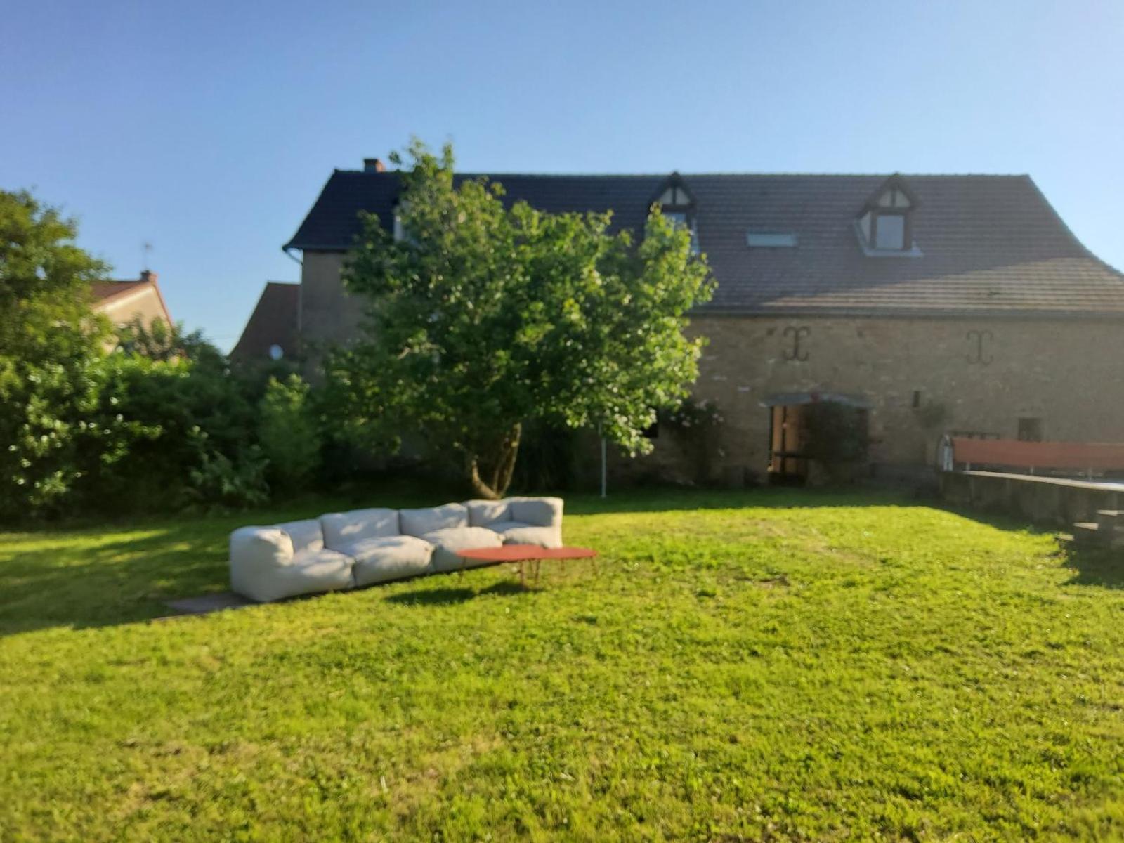 Bed and breakfast La Parenthese A Etrigny Extérieur photo