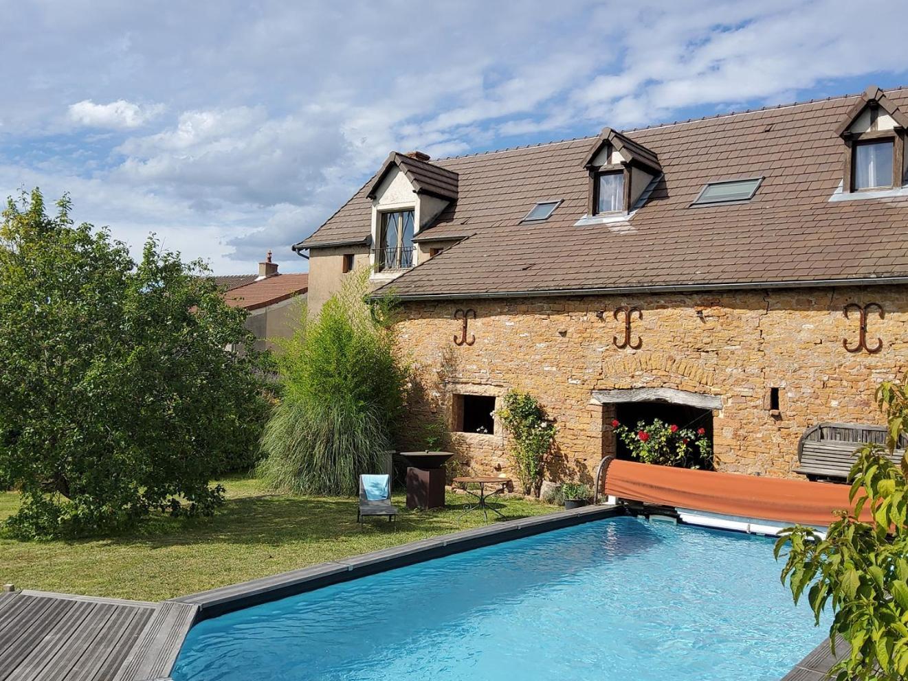 Bed and breakfast La Parenthese A Etrigny Extérieur photo