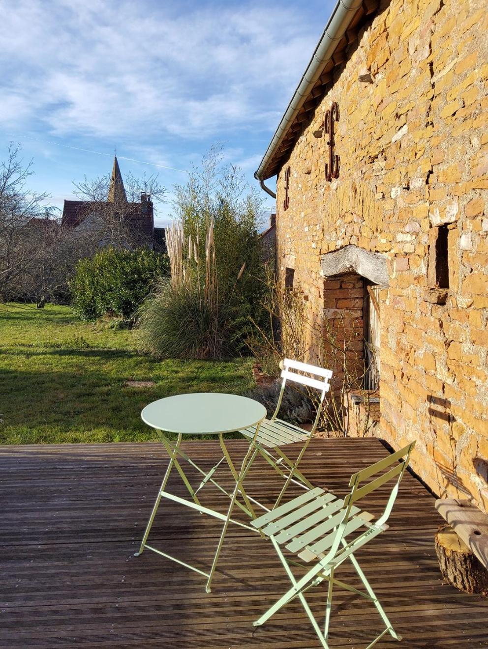 Bed and breakfast La Parenthese A Etrigny Extérieur photo